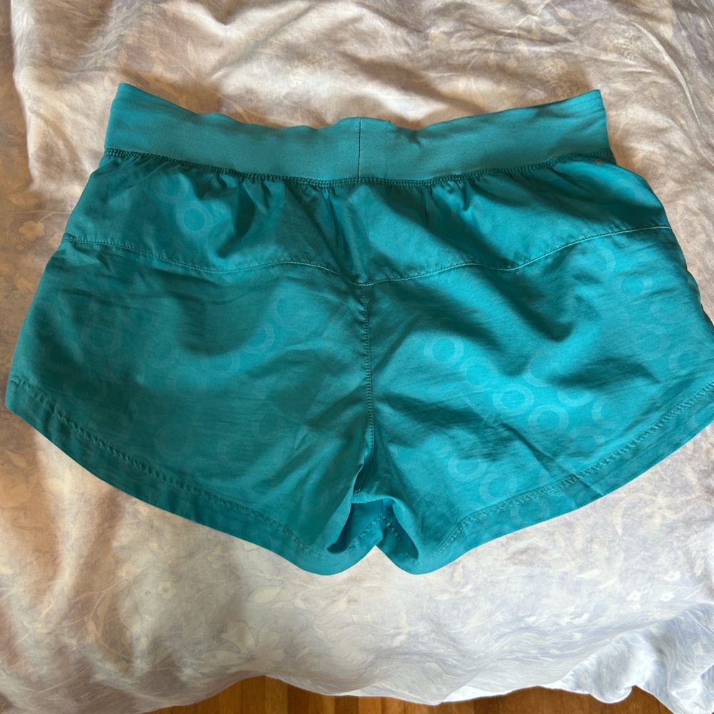 Nike Women's Aqua Shorts Size Small - Picture 2 of 5